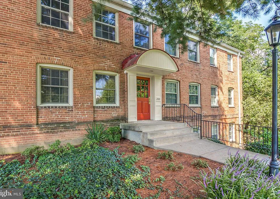 2401 Arlington Blvd #102B