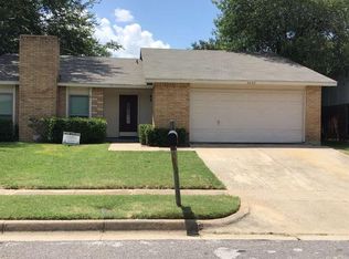 2622 Meadowview Dr, Arlington, TX 76016