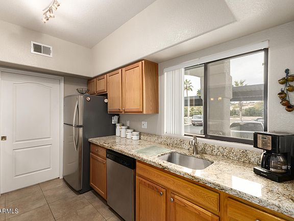 3rd image of 10401 N SAGUARO Boulevard #111