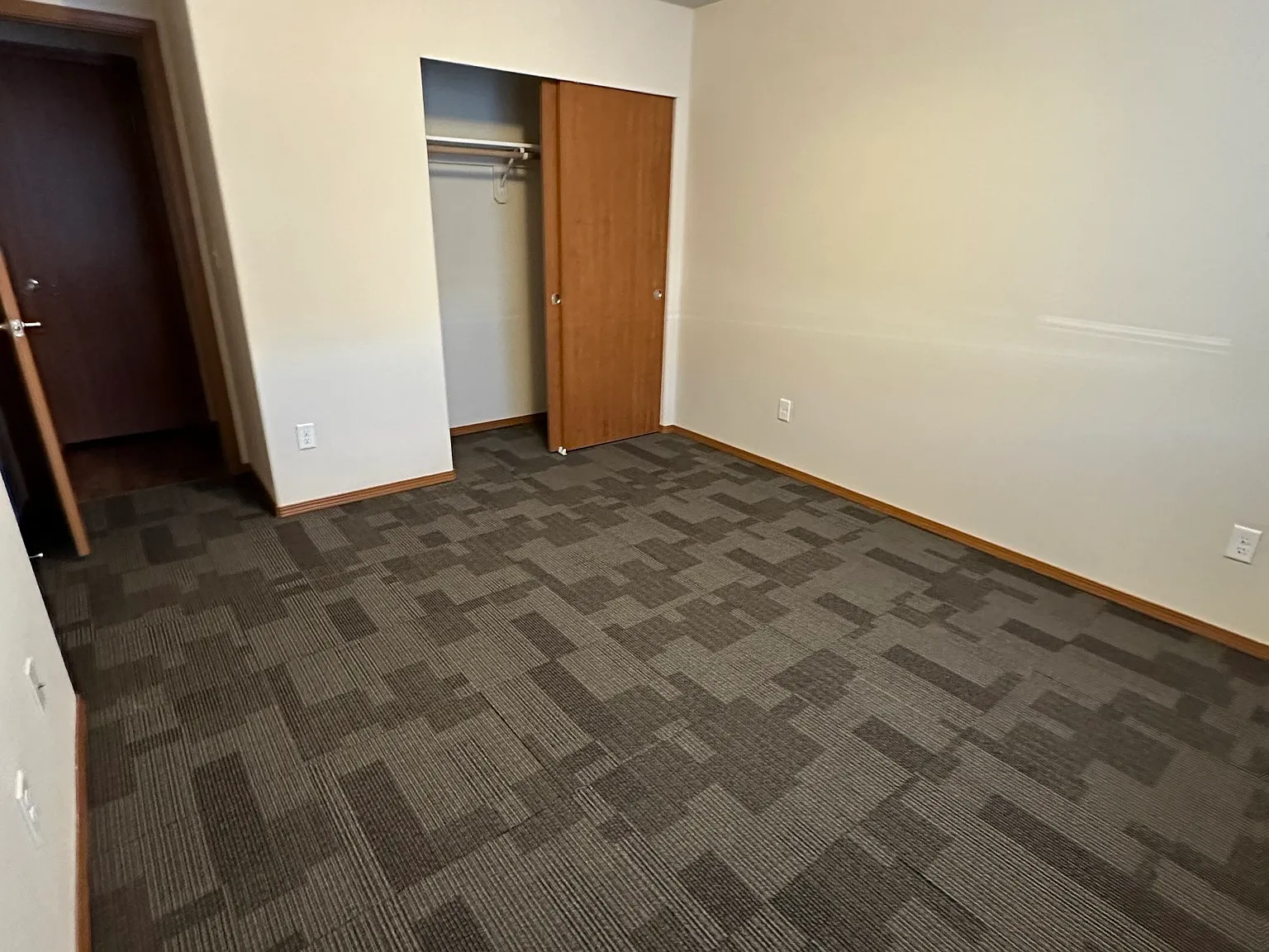 2 bed, 1150 sqft, $1,600 — Photo 4