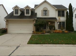 47317 Scarlet Dr N, Novi, MI 48374