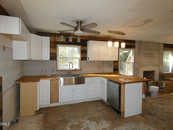 3rd image of 294 Barnes Ave