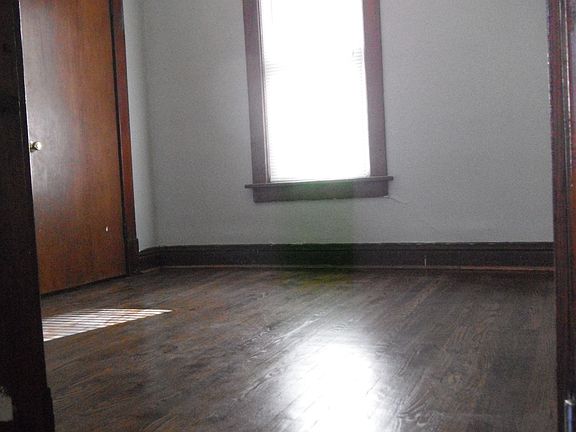 1st bedroom