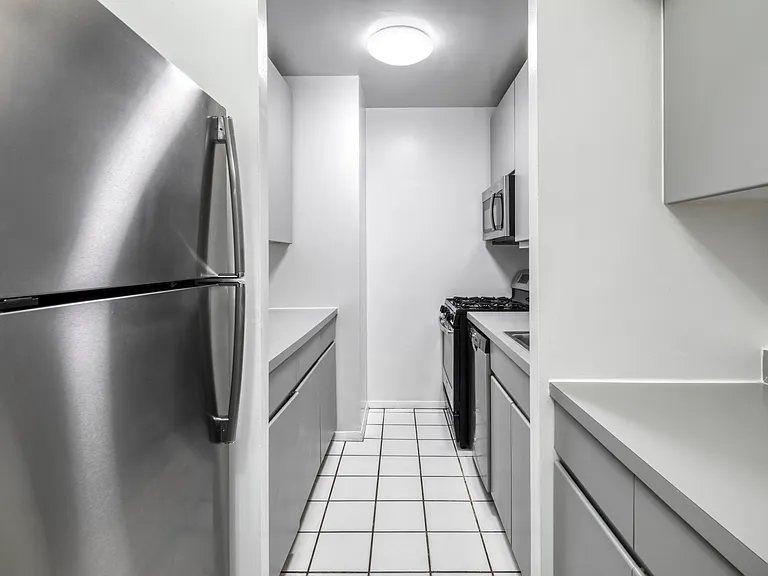 171 E 84th St #3C — Photo 3
