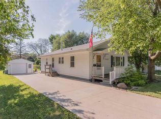 817 S B Ave, Washington, IA 52353