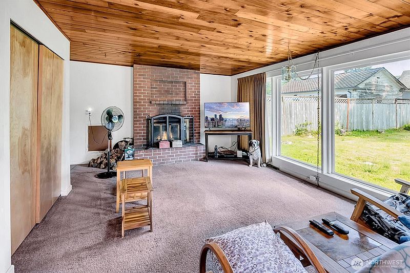 4th image of 8090 Silva Ave SE