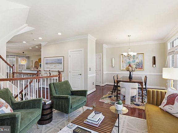 4th image of 529 Triadelphia Way