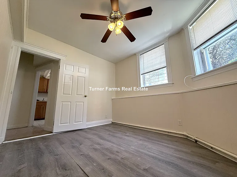 524 Cambridge St #1F — Photo 9