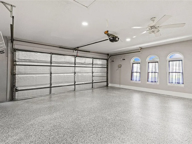 9447 Ashley Dr — Photo 45