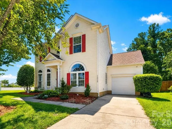12548 Panthersville Dr, Charlotte, NC 28269