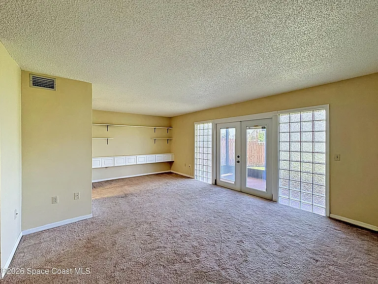 48 Bogart Pl — Photo 8