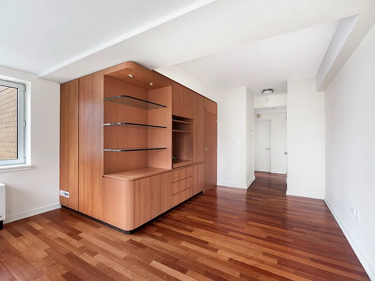 425 5th Ave #31A — Photo 3