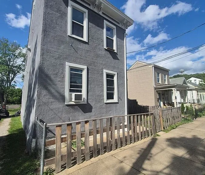 614 E 16th St #2 — Photo 1