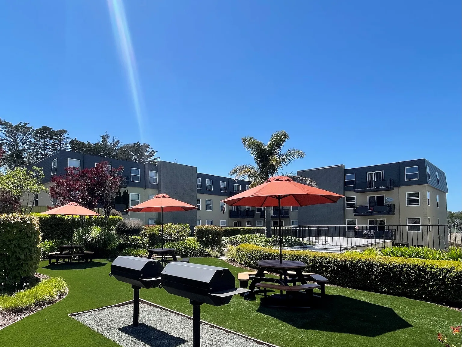 Skycrest Apartments — Photo 3