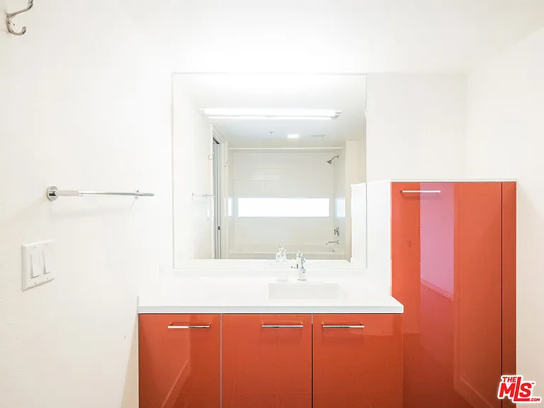 901 S Flower St #505 — Photo 17