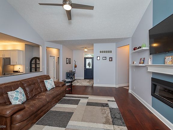 2nd image of 32900 Titus Hill Ln