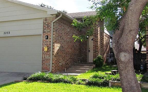 4th image of 2233 Bunker Hill Dr