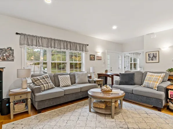 20 Valley St Unit 20, Norfolk, MA 02056