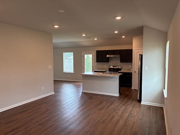 3rd image of 42285 Diego Dr