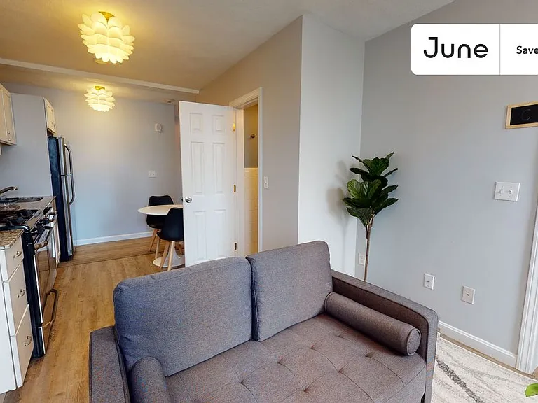 36 N Bennet St — Photo 2