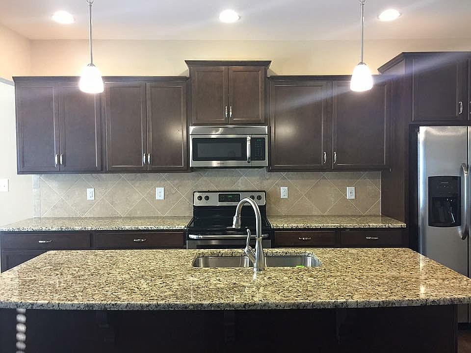 2nd image of 589 Stonebriar