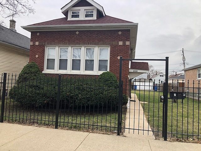 1st image of 5005 W Bloomingdale Ave