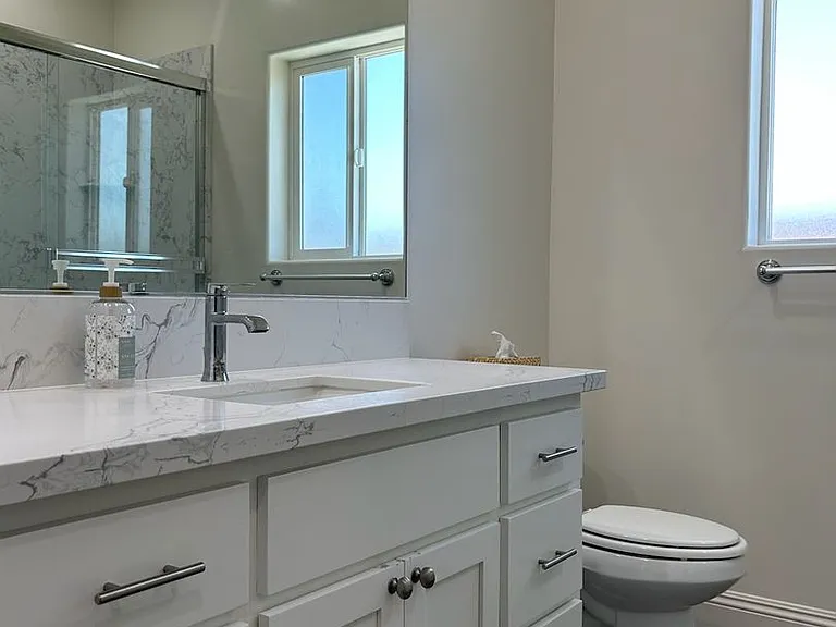 432 Thomas St — Photo 20