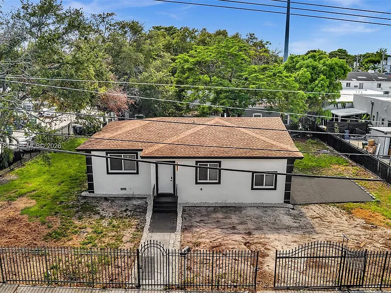 5850 NE 3rd Ave — Photo 1