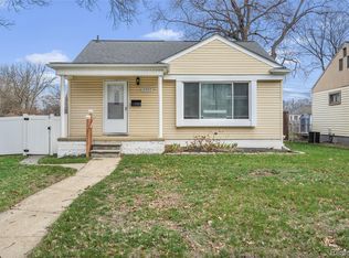 31344 Rosslyn Ave, Garden City, MI 48135