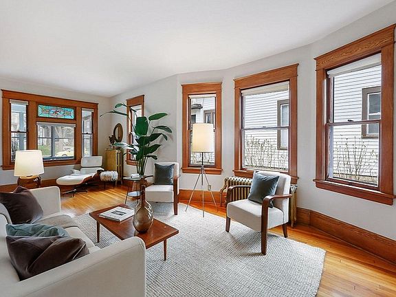 3rd image of 1794 Ashland Ave