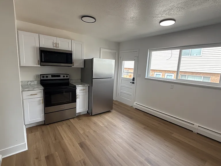 115 S 18th Ave #1 — Photo 10