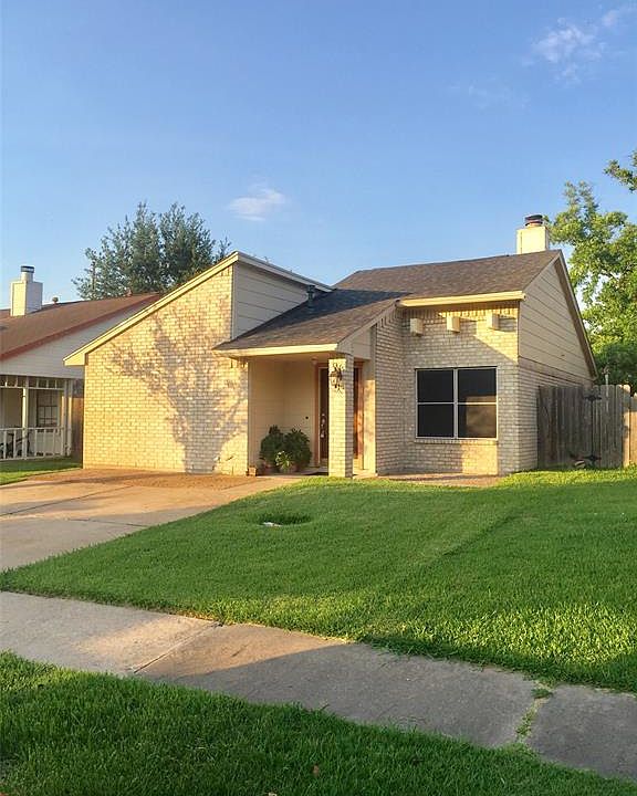 1st image of 7150 Village Lake Dr