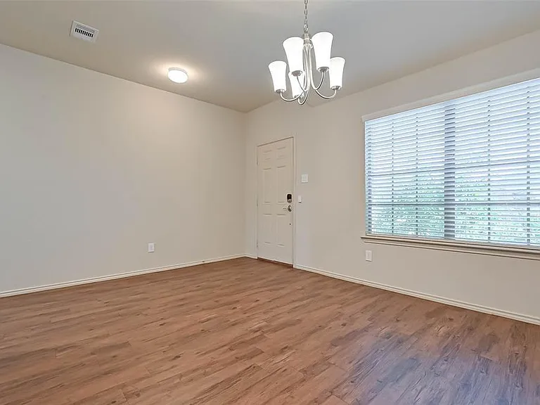 1415 Rodeo Cattle Ln — Photo 4