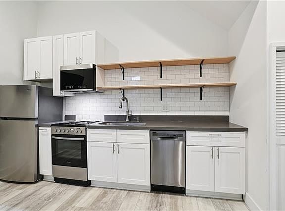 5th image of 1013 Race St #1B