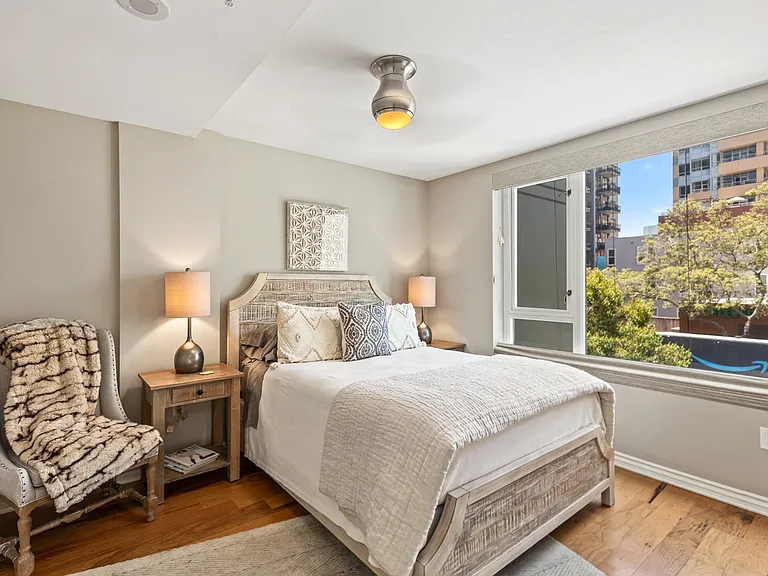 300 W Beech St #3 — Photo 12