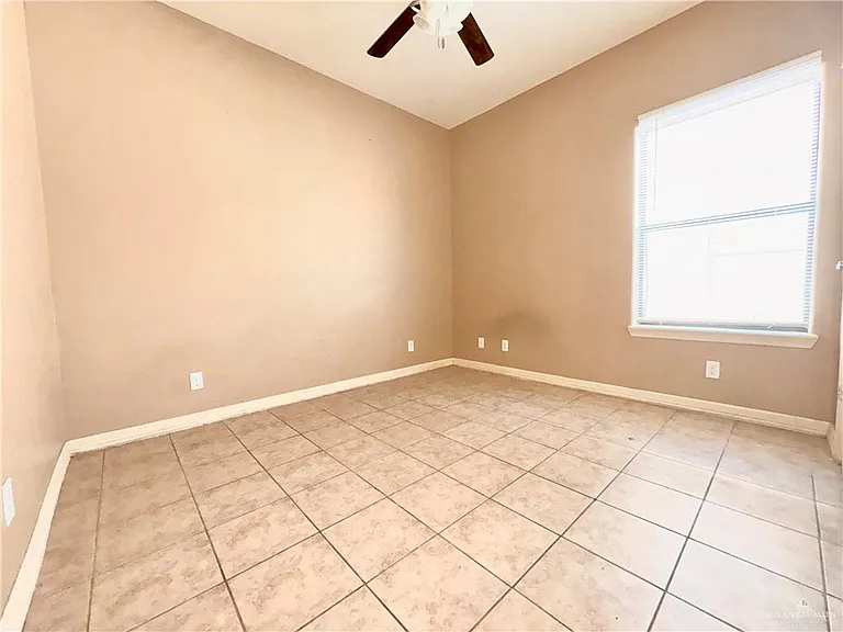 2703 E Garfield Ave #A — Photo 7