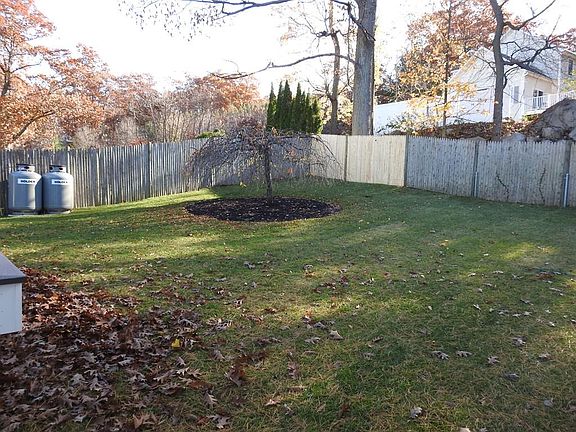 2nd image of 260B Lynnfield St