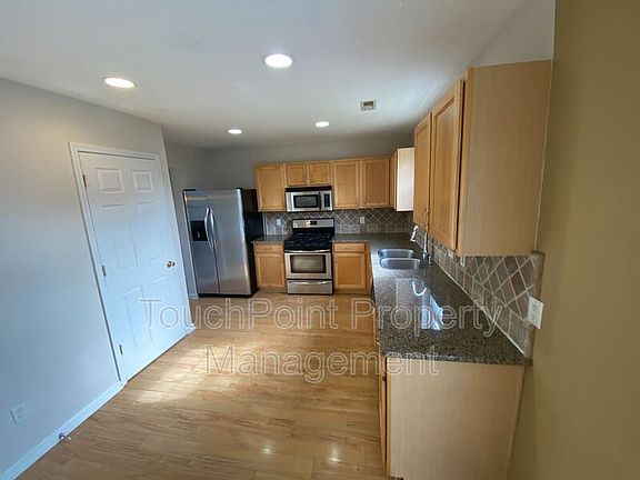 3rd image of 5133 Avening Ct