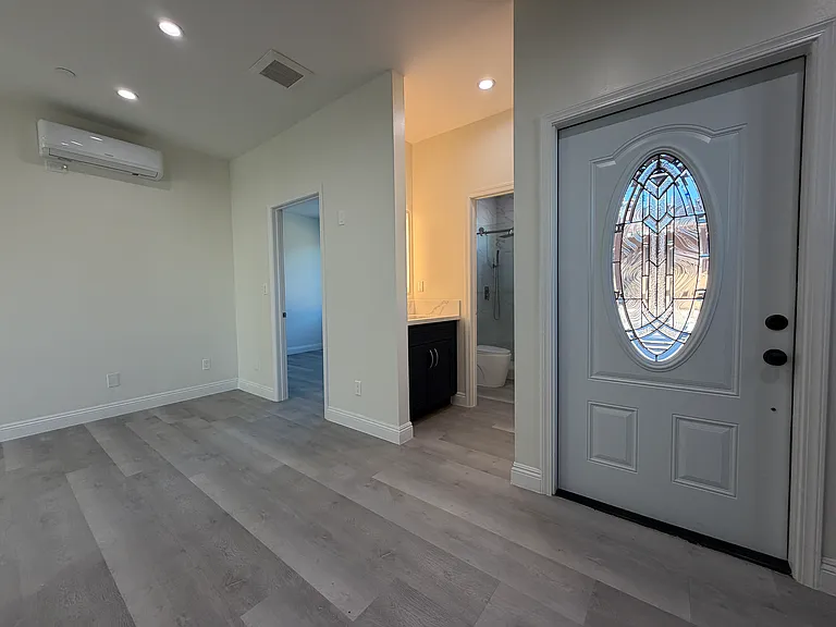 9128 1/2 W Duarte Rd #9128-1/2 — Photo 6