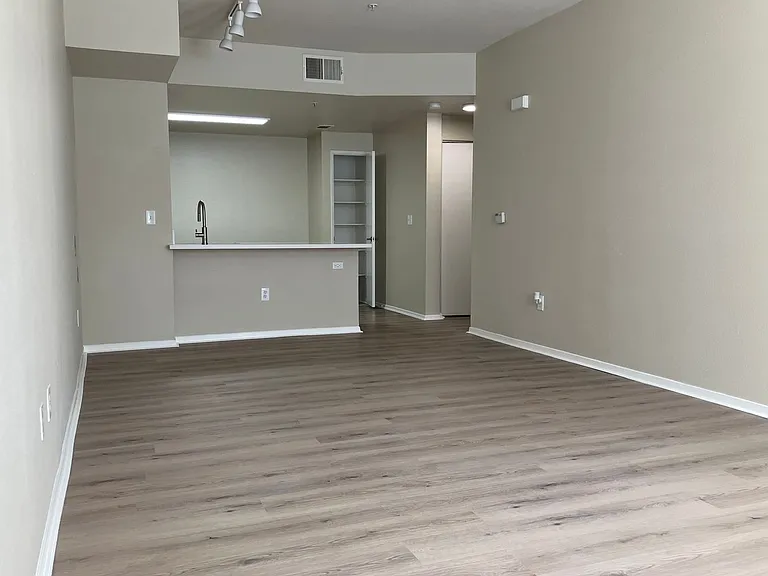 de Tolosa Ranch Apartments — Photo 21