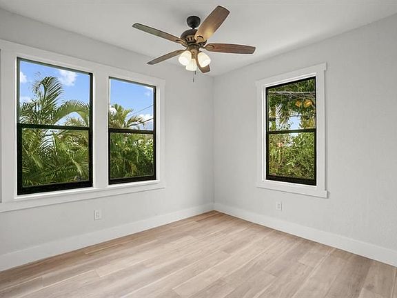 2nd image of 418 Kanuga Dr #4