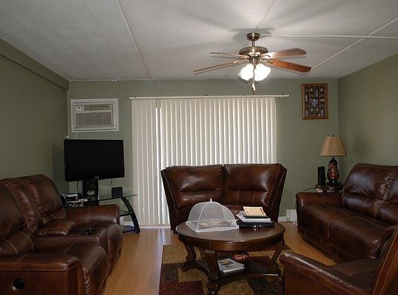 3rd image of 522 Kiowa Cir #101