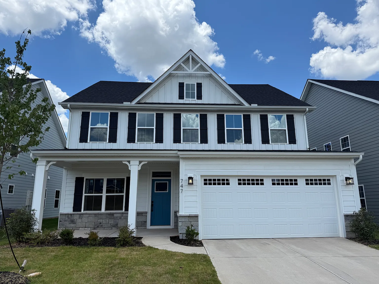 4 bed, 2.5 bath, 2350 sqft, $2,549 — Photo 1