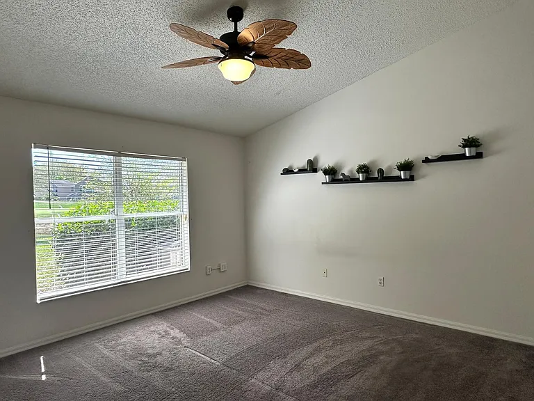 2439 Saint Augustine Blvd — Photo 14