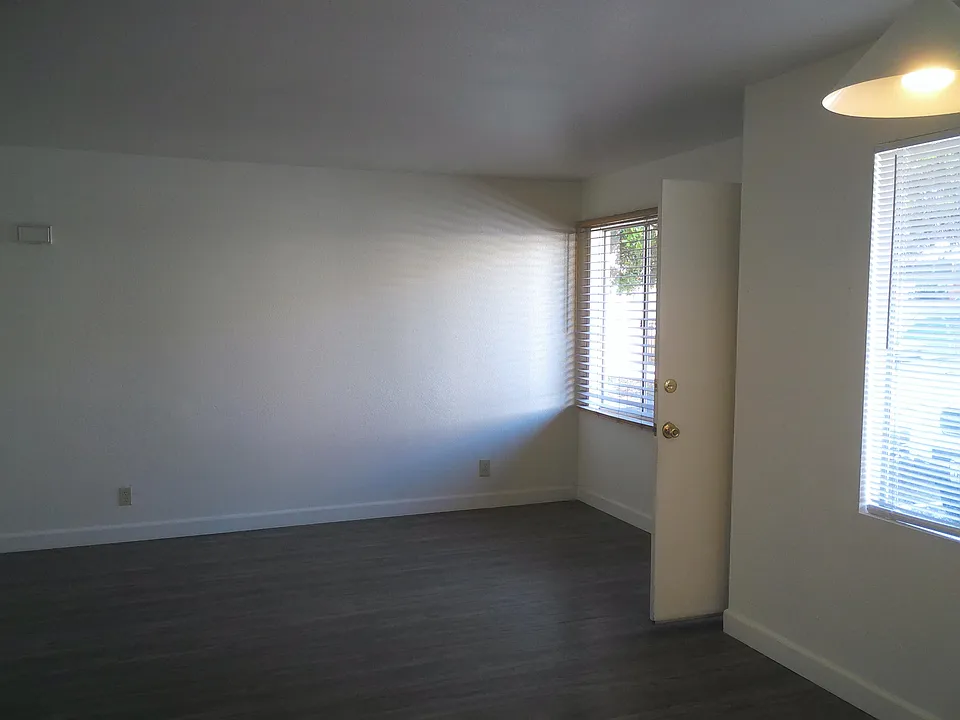 368 Vance St #2C