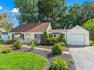 7 Lynn Pl, Pompton Plains, NJ