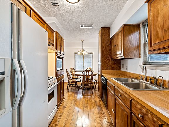 5th image of 3826 Pendleton Ct