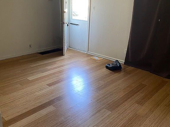 2nd image of 1357 Kingsley Ave