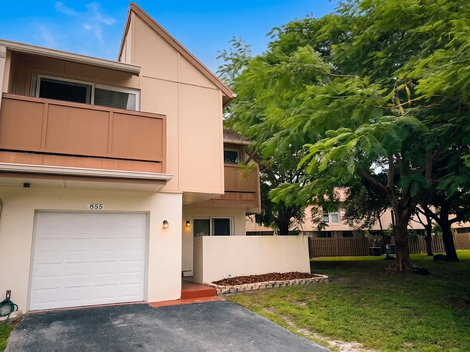 855 NW 80th Way #6