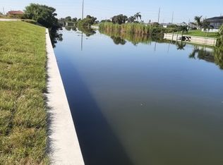 2810 NE 6th Ave, Cape Coral, FL 33909